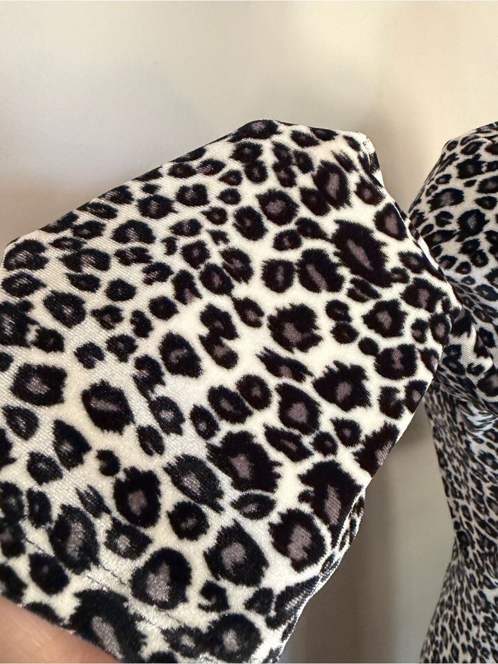 Vintage Y2K White Velvet Leopard Print Bodycon Dress 90s Scoop Neck Midi - Picture 5 of 10